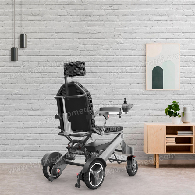 Venkovn&iacute; lehk&yacute; přizpůsoben&yacute; invalidn&iacute; voz&iacute;k