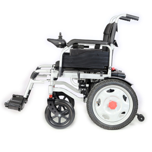 Univerz&aacute;ln&iacute; motorizovan&yacute; invalidn&iacute; voz&iacute;k na m&iacute;ru
